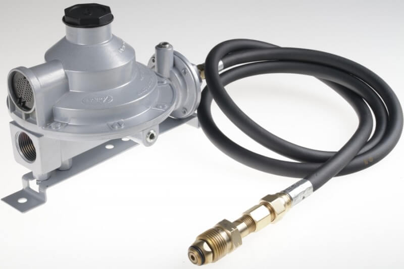 TS9413 Twin Stage (Dual Stage) Low Pressure Regulator set at 11" WC includes a High Pressure hose with a Full Flow POL tank connector and a mounting bracket. 600,000 btu/hr Maximum Output with a 3/4" 
